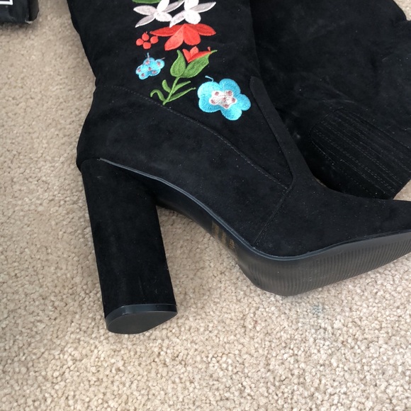 Brand new embroidered over the knee boots - Picture 3 of 5